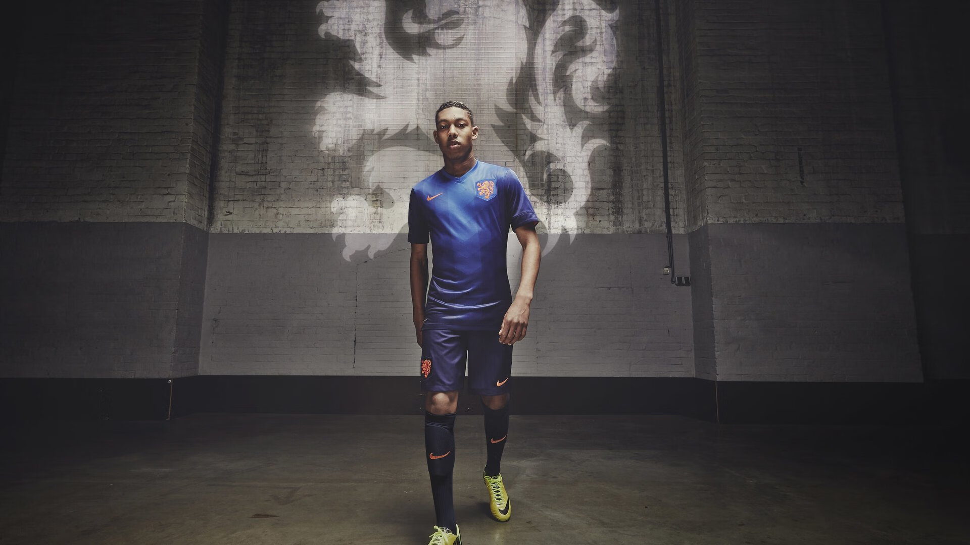 “西甲激烈争夺,豪门血拼,悬念不断”,豪门三强挥金如土,赚足流量的西甲联赛迎来新伙伴